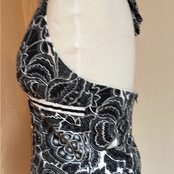 white house black market halter top, behind the neck tie - Picture 10 of 15